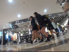 真‧偷拍神人!!不管站著坐著 只要是高中妹內褲顏色都引人遐想 4