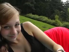 與歪國小女友的午餐約會！竟在草坪坐上來強要…內射太刺激了